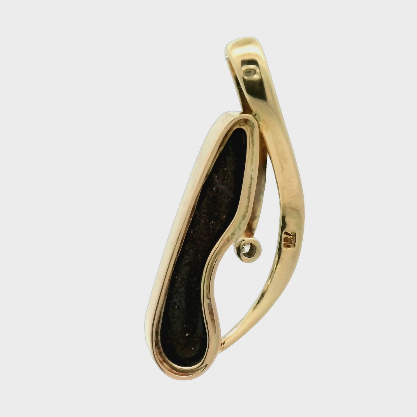 18k Yellow Gold Opal With Diamond Pendant