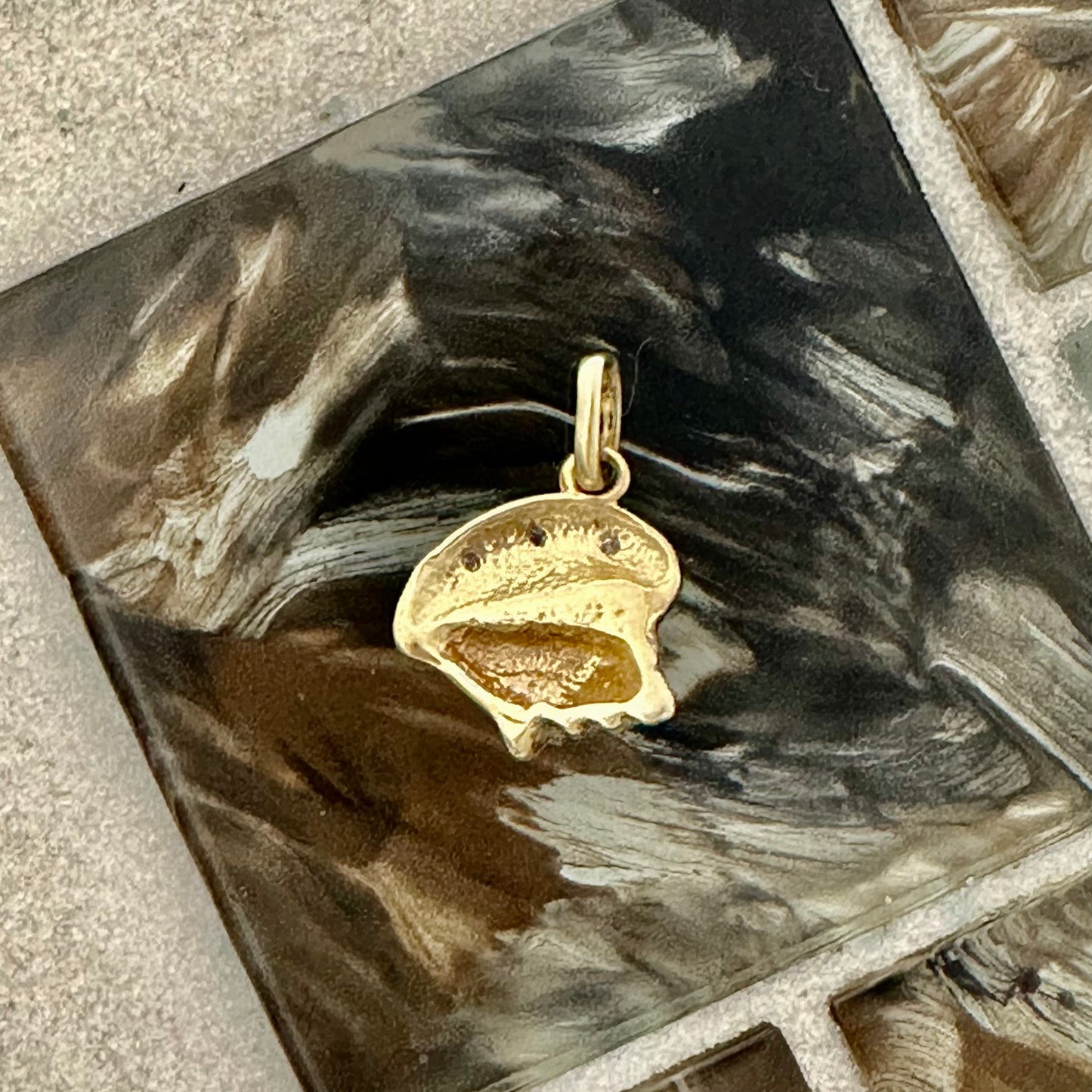14k 2-Tone Conch With Diamonds Pendant