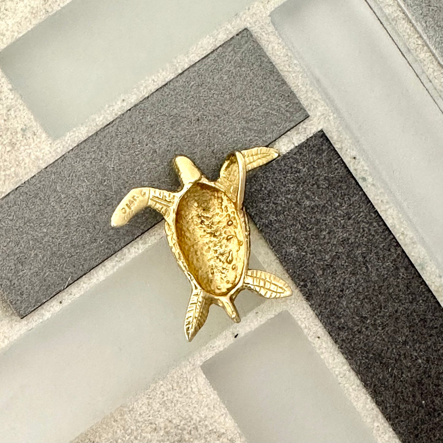 14k Yellow Gold Turtle Pendant