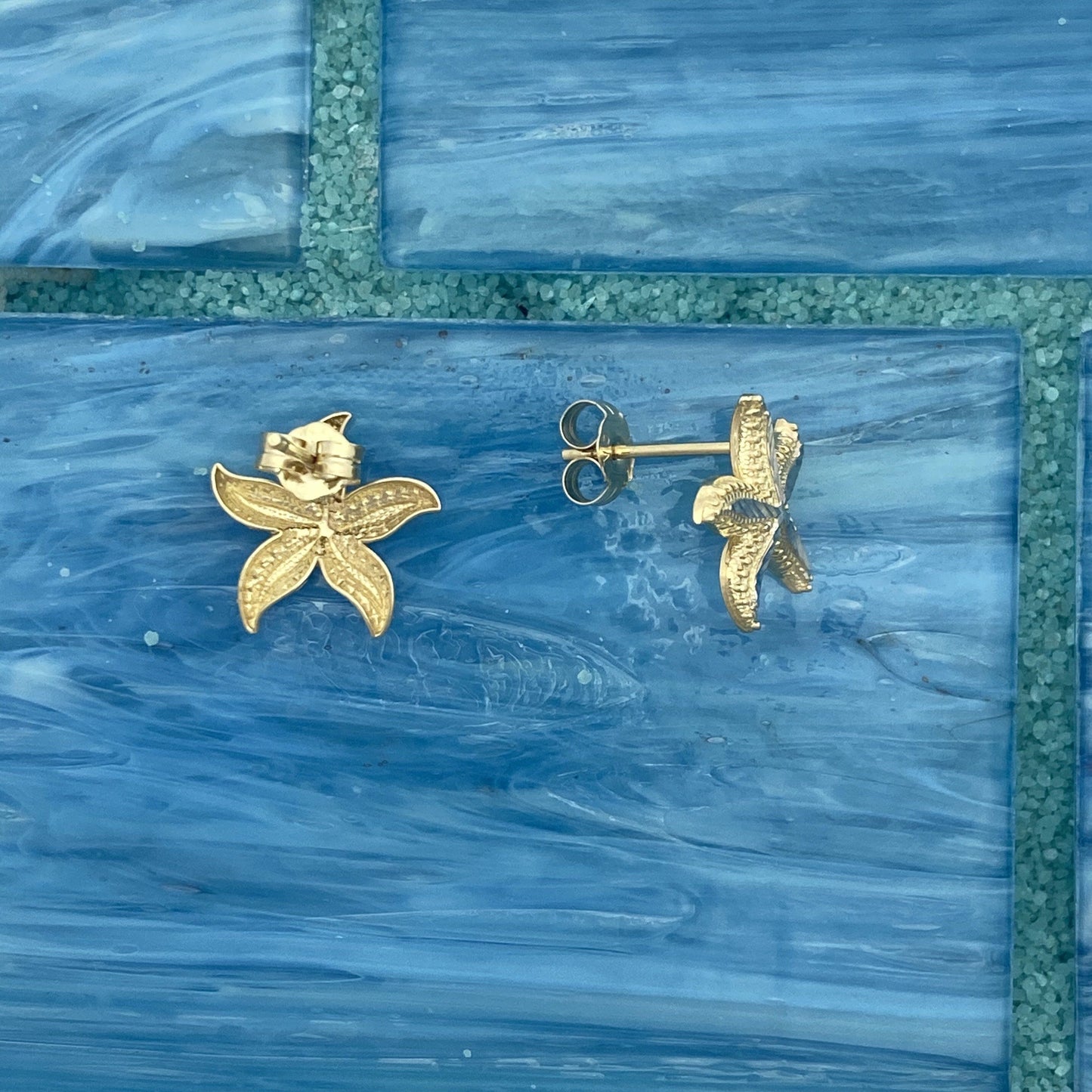 14k 2-Tone Diamond Cut Starfish Post Earrings - DePaulas