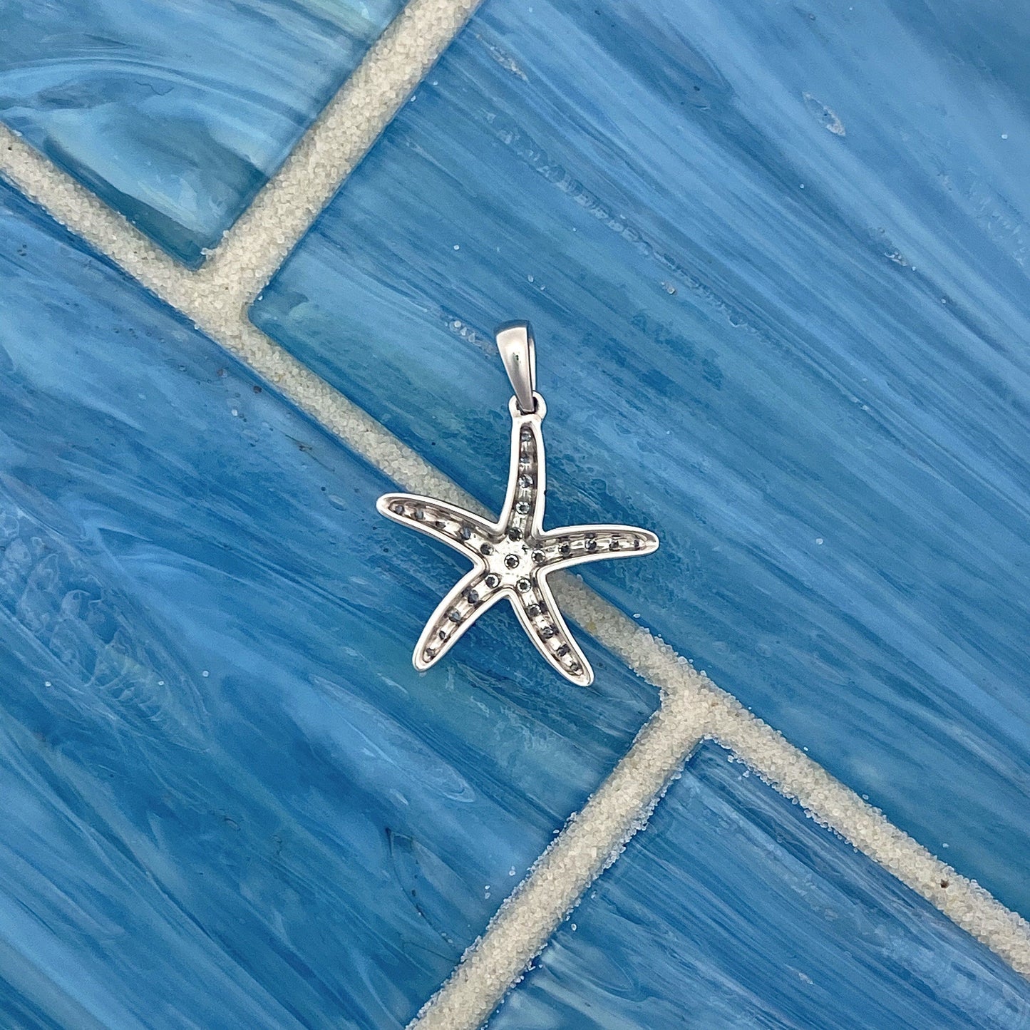 14k White Gold Diamond .25cttw Starfish Pendant - DePaulas