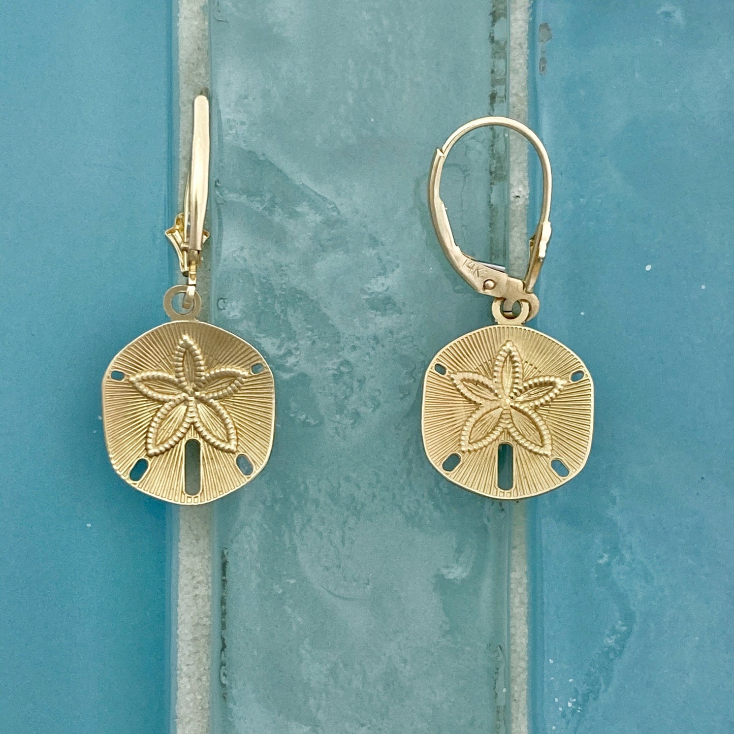 14k 2-Tone Gold Sand Dollar Leverback Earrings - DePaulas