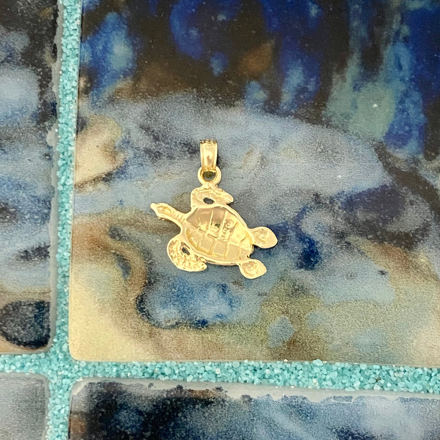 14k Yellow Gold Small Turtle Pendant