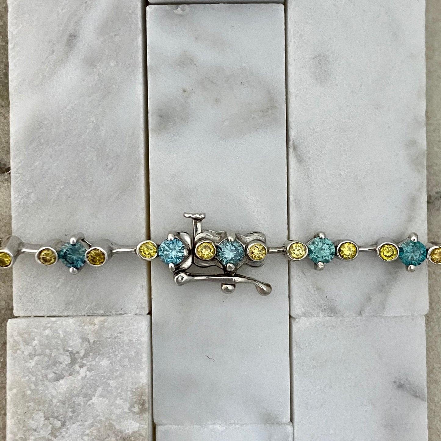 14k White Gold Blue And Yellow Diamonds 2.50cttw Bracelet 7 1/4”