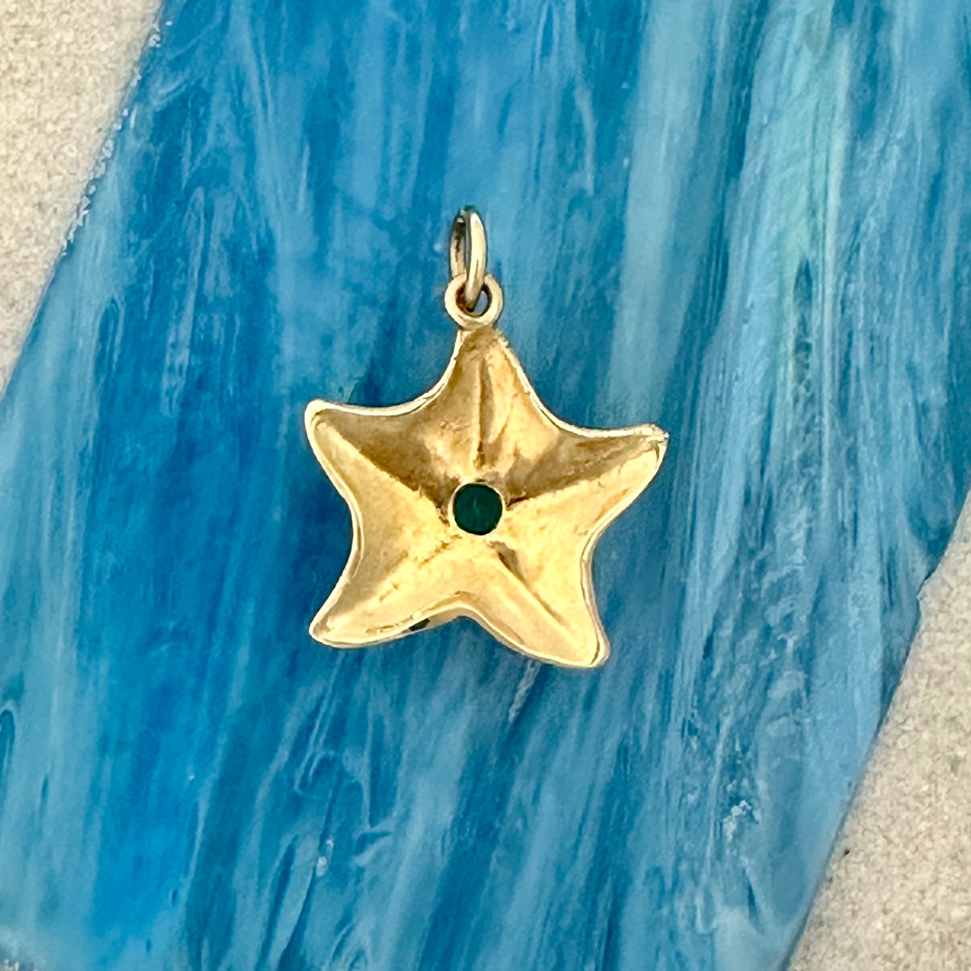 14k Yellow Gold Starfish With Emerald Pendant - DePaulas