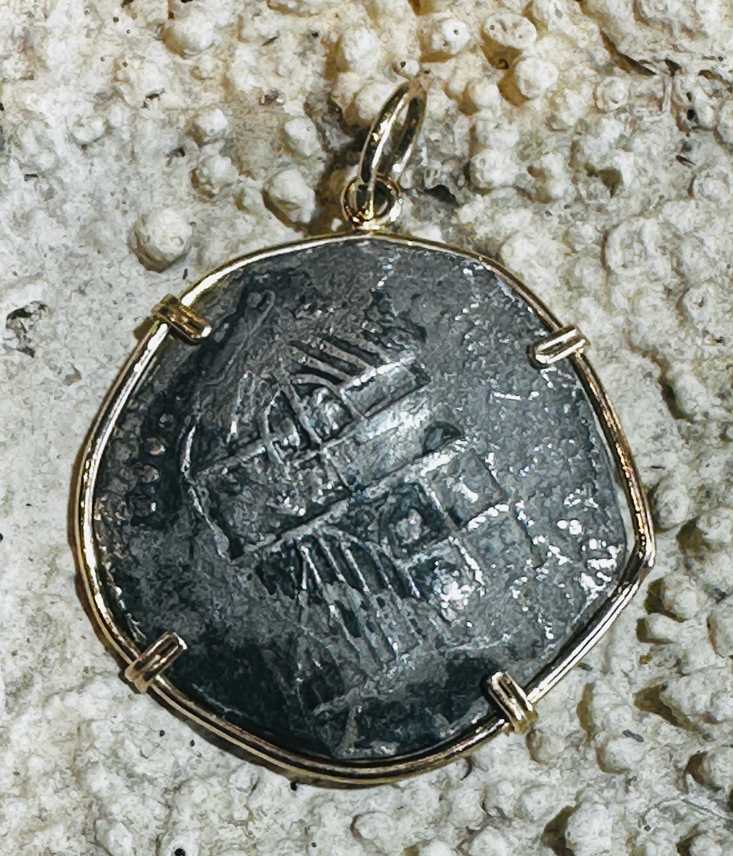 Spice Island Wreck 8 Reales Treasure Coin 14k Gold Bezel 69470