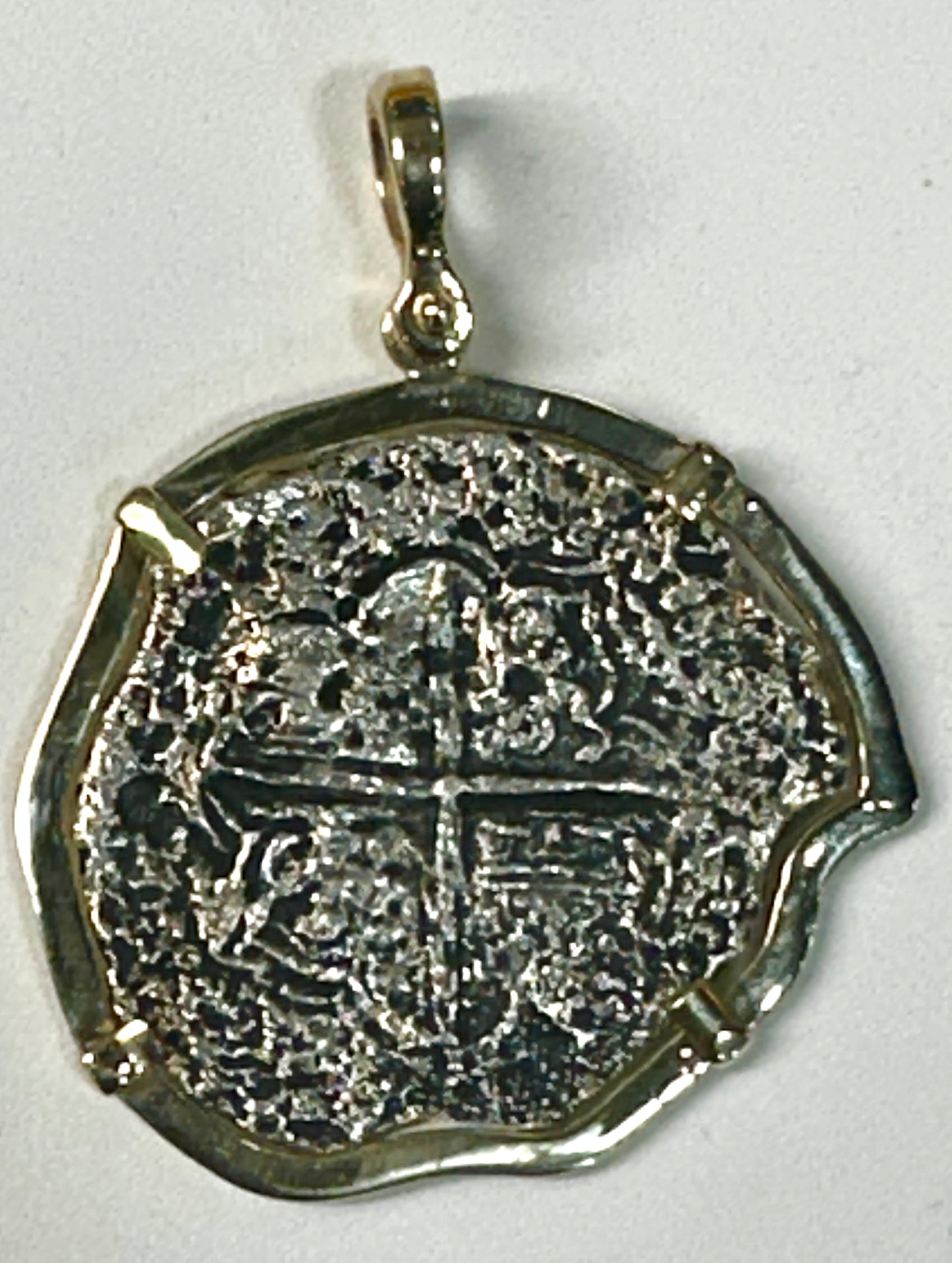Atocha 14k Gold Bezel 8 Reales Spanish Treasure Coin AT10002
