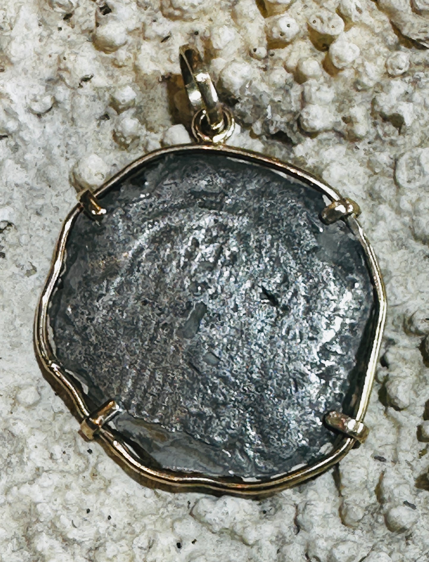 1715 San Martin Cabin Wreck 8 Reales Treasure Coin 14k Gold Bezel 67744