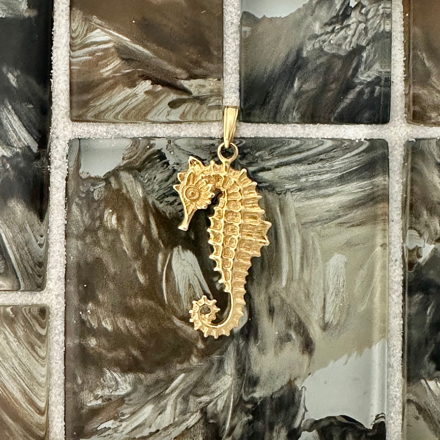 14k Yellow Gold Seahorse Pendant