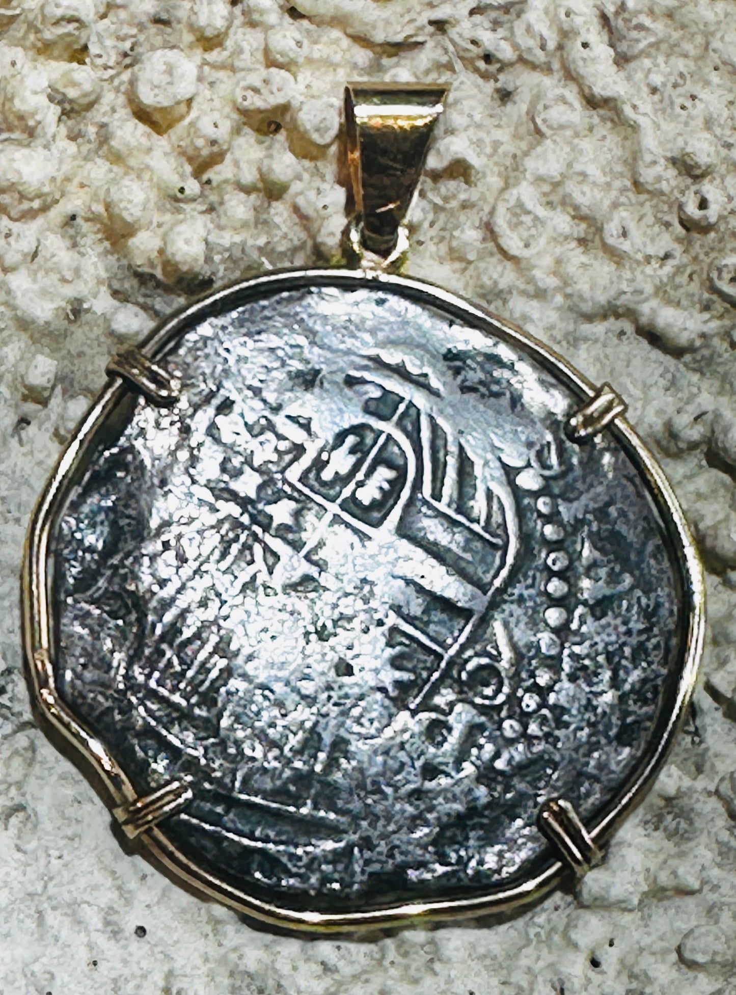Atocha 14k Gold Bezel 8 Reales Spanish Treasure Coin AT154