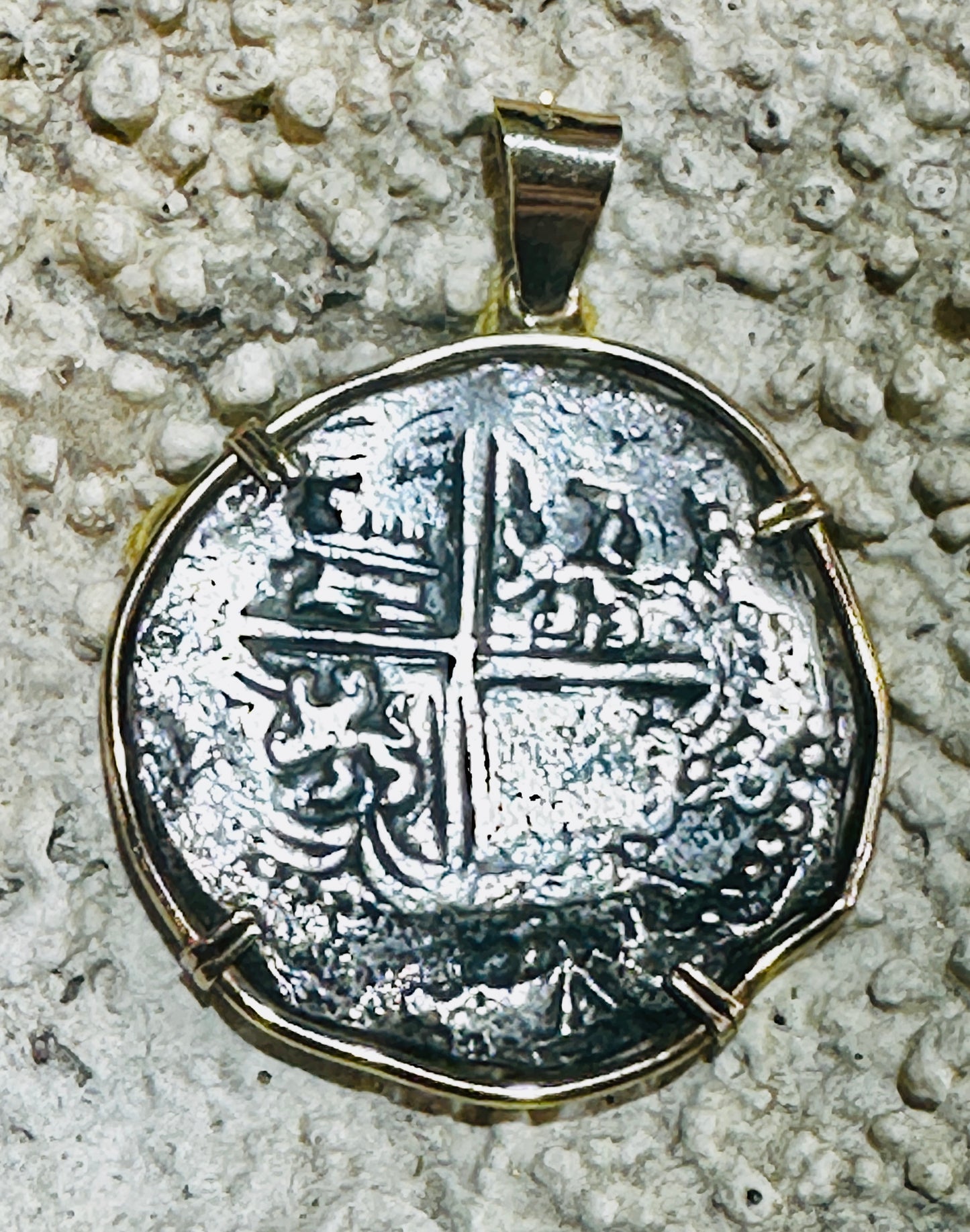 Atocha 14k Gold Bezel 8 Reales Spanish Treasure Coin AT154