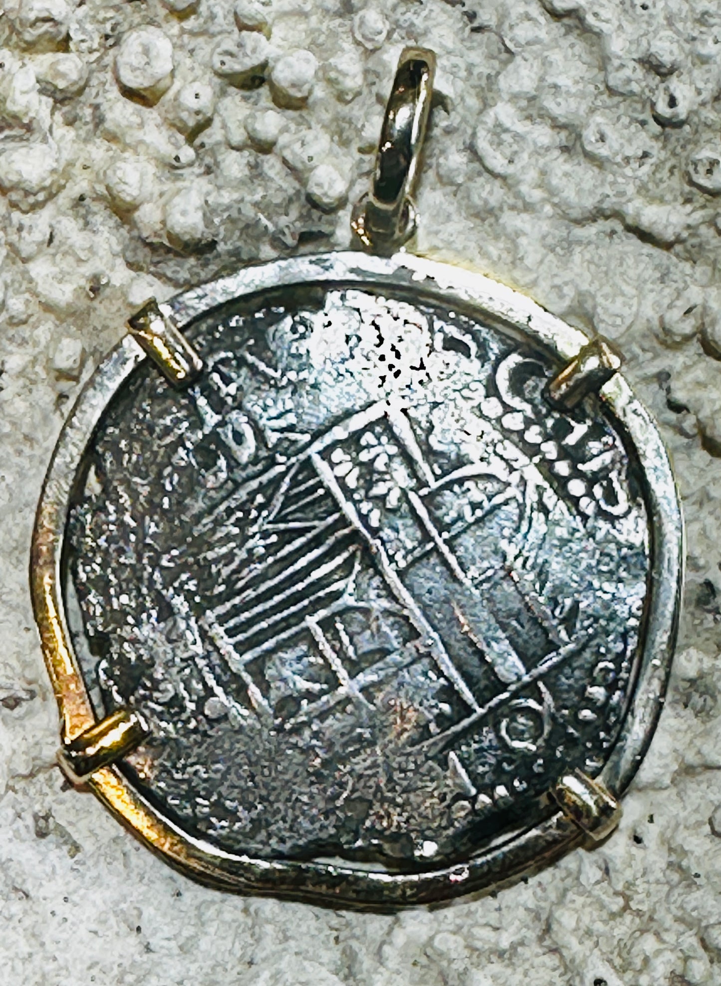 Atocha 14k Gold Bezel 8 Reales Spanish Treasure Coin AT151
