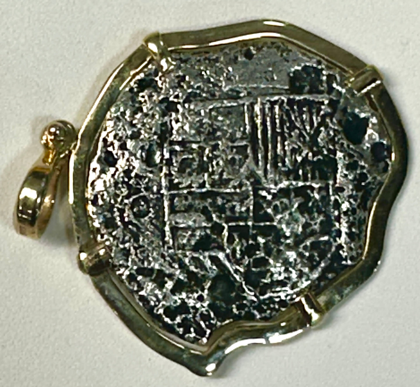 Atocha 14k Gold Bezel 8 Reales Spanish Treasure Coin AT10002