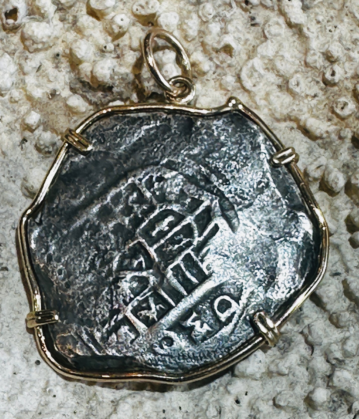Spice Island Wreck 8 Reales Treasure Coin 14k Gold Bezel 69467
