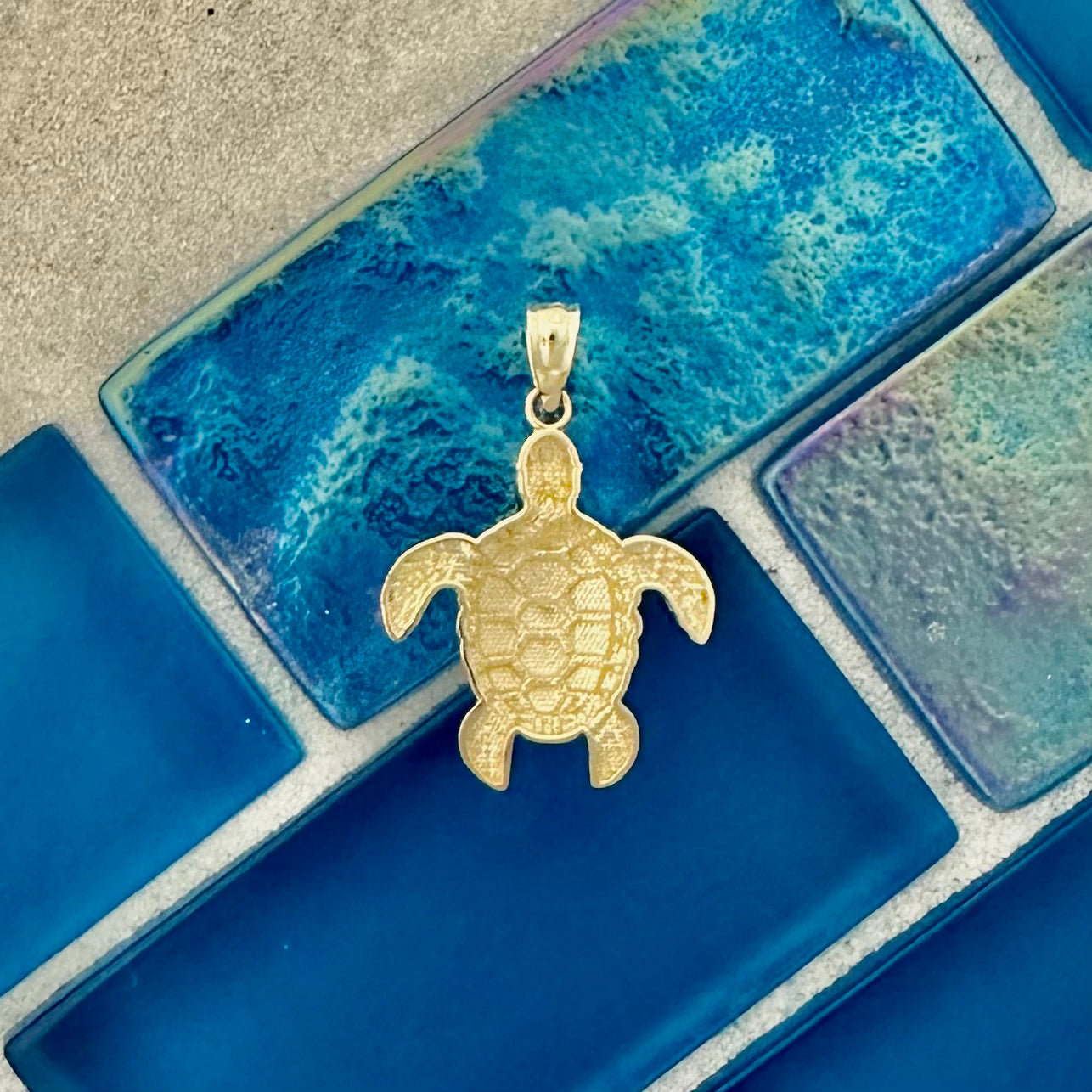 14k Yellow Gold Medium Diamond Cut Turtle Pendant