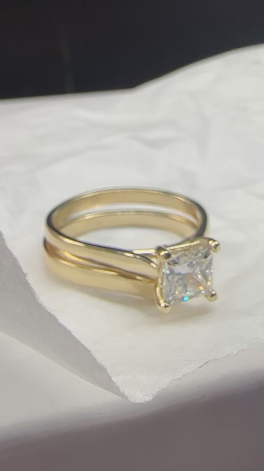 1CT lab diamond princess cut. 14k gold ring and v shaped 14k gold band.