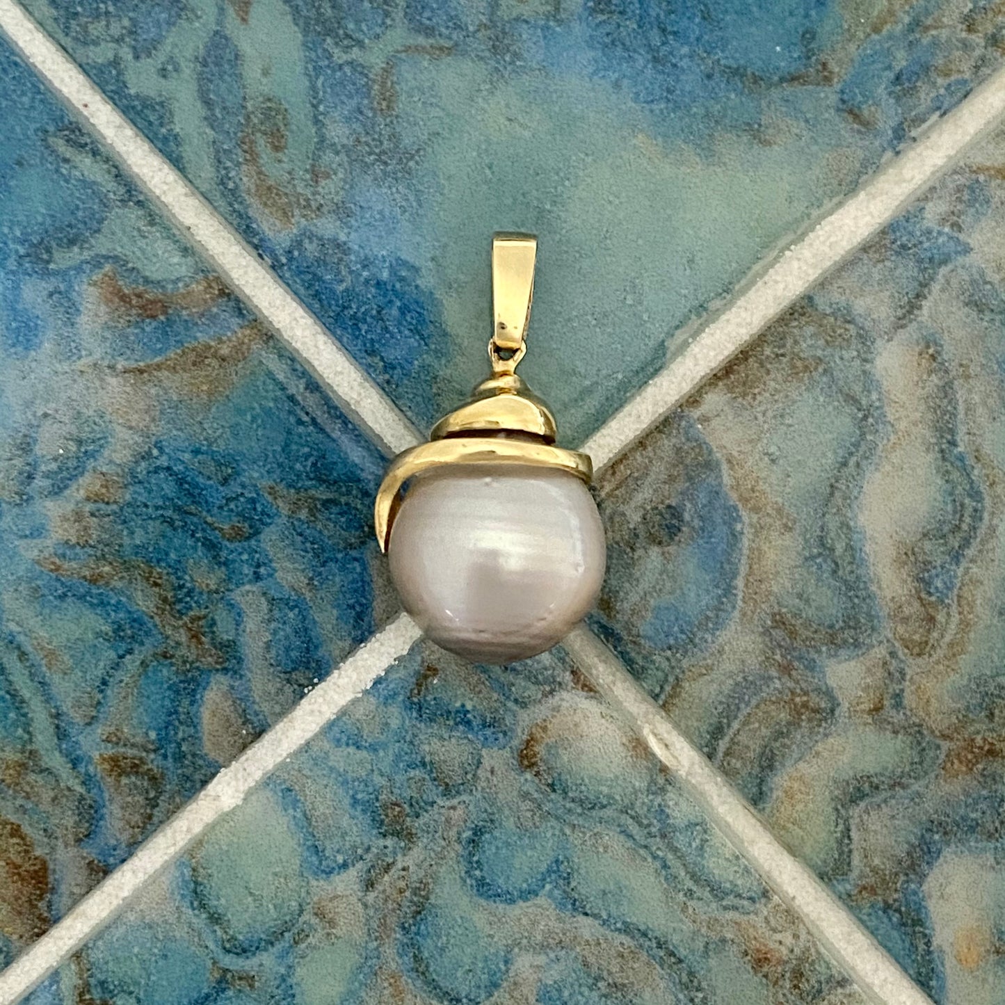 14k Yellow Gold Tahitian Pearl Pendant