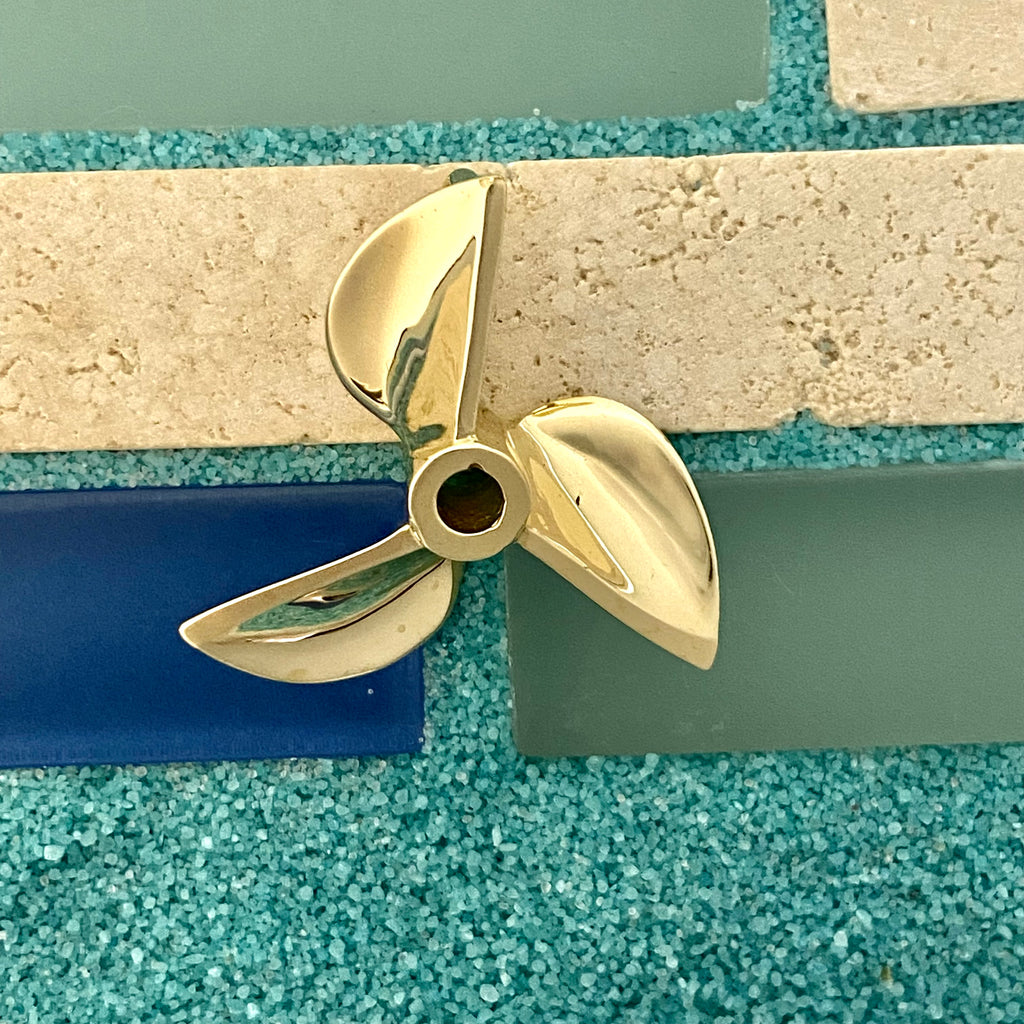 14k Yellow Gold Propeller Pendant