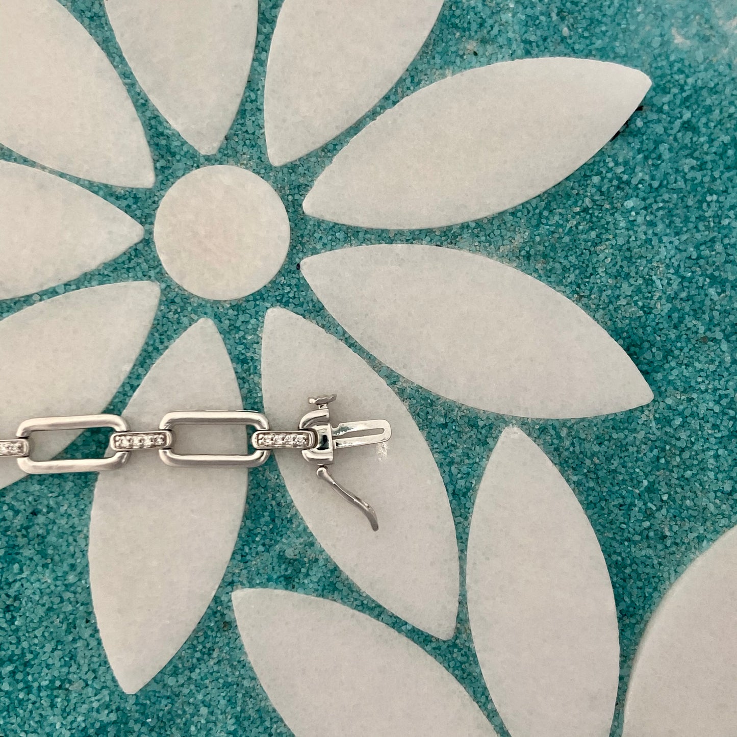 14k White Gold Diamond .25cttw Bracelet 7 1/4”