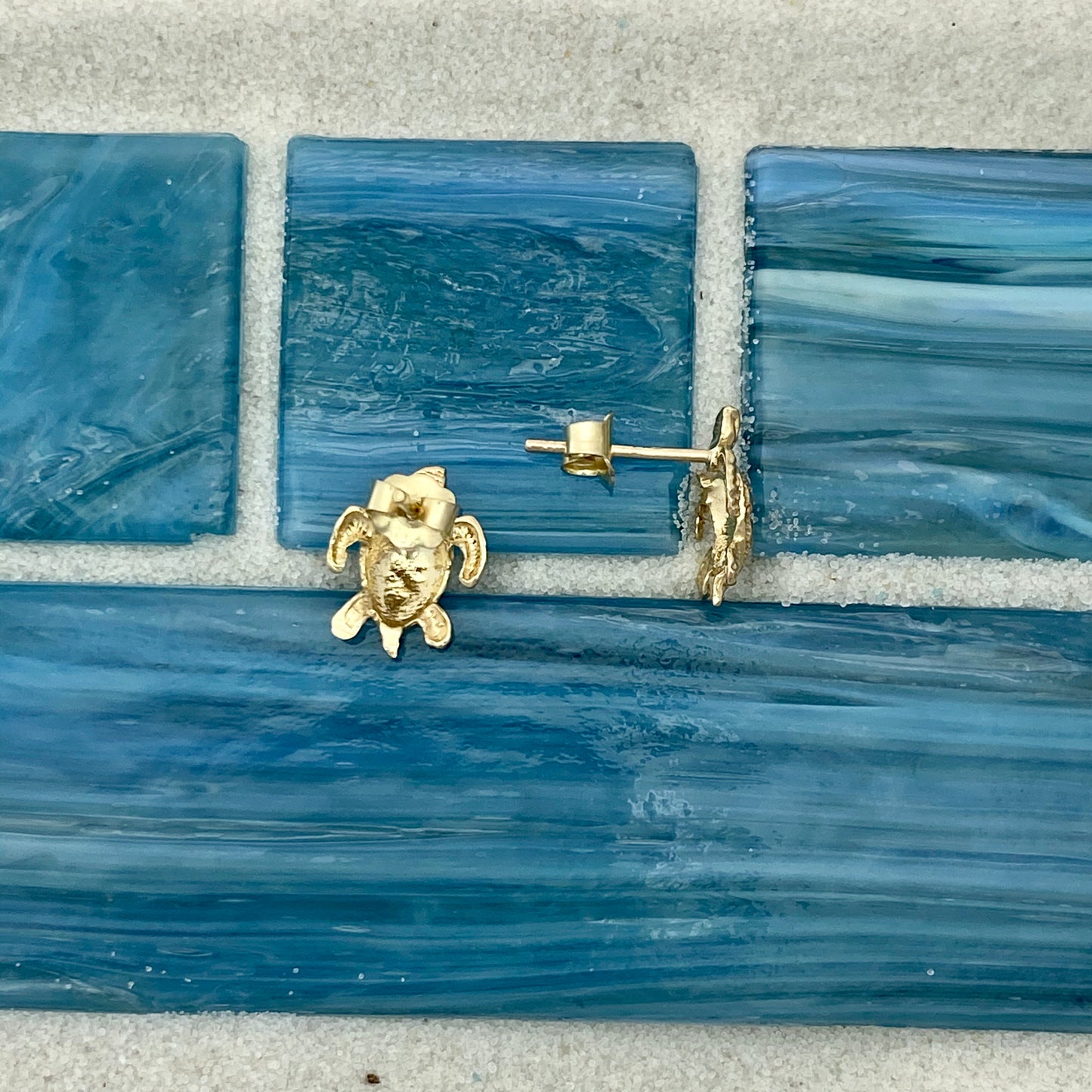 14k Yellow Gold Small Diamond Cut Turtle Post Earrings - DePaulas