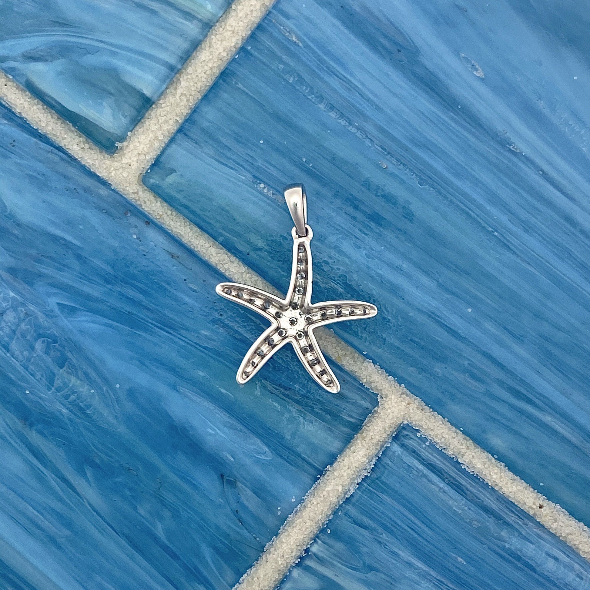 14k White Gold Diamond .25cttw Starfish Pendant - DePaulas