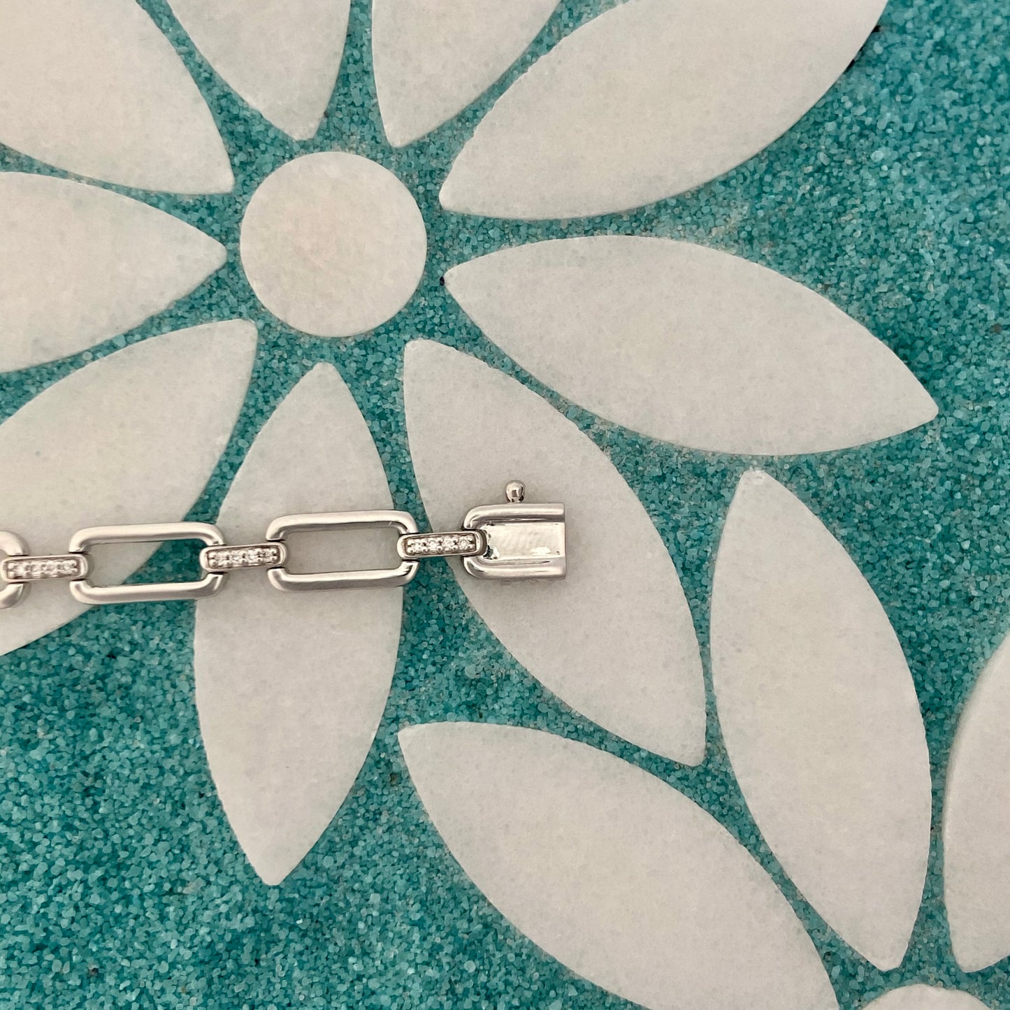 14k White Gold Diamond .25cttw Bracelet 7 1/4”