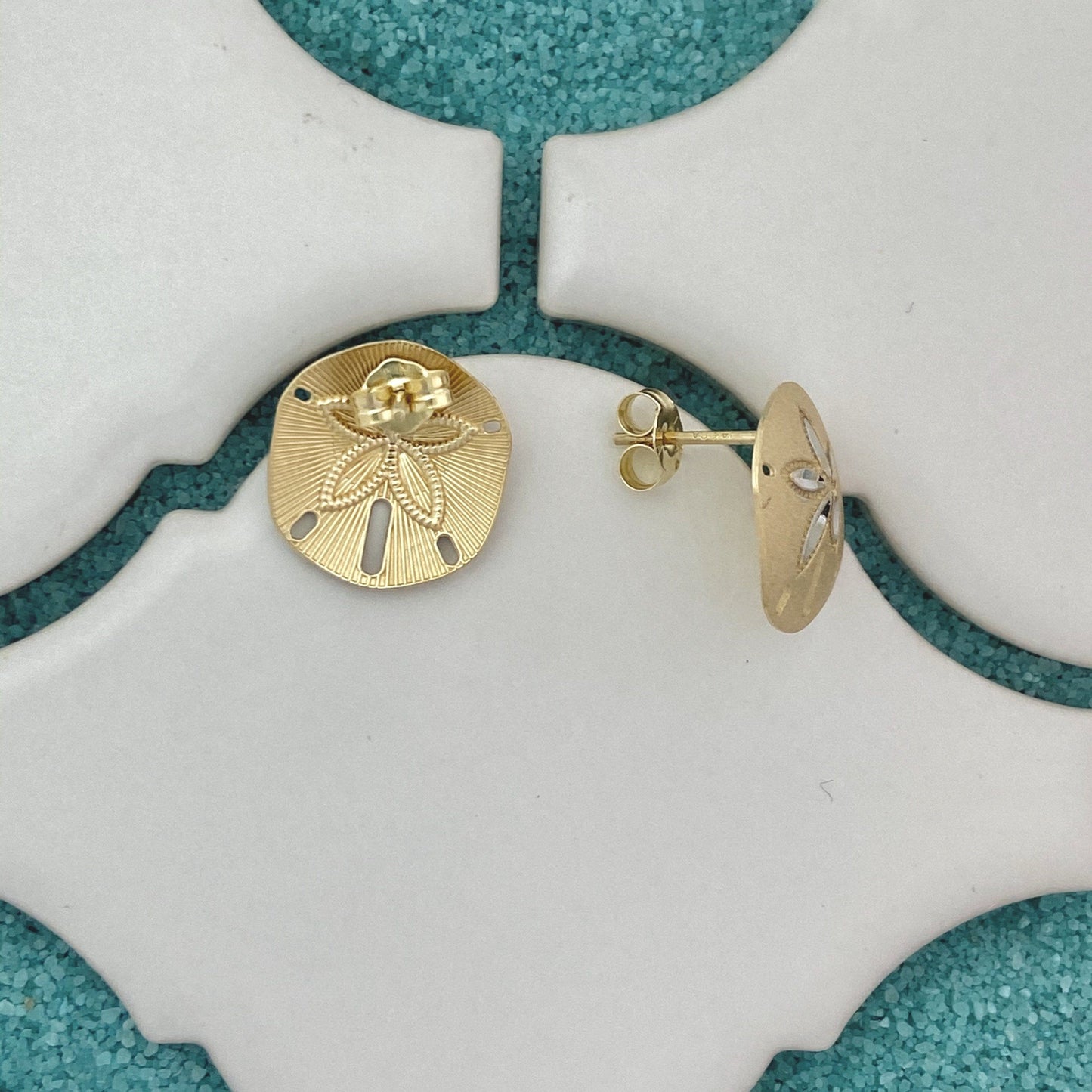 14k 2-Tone Medium Diamond Cut Sand Dollar Post Earrings - DePaulas