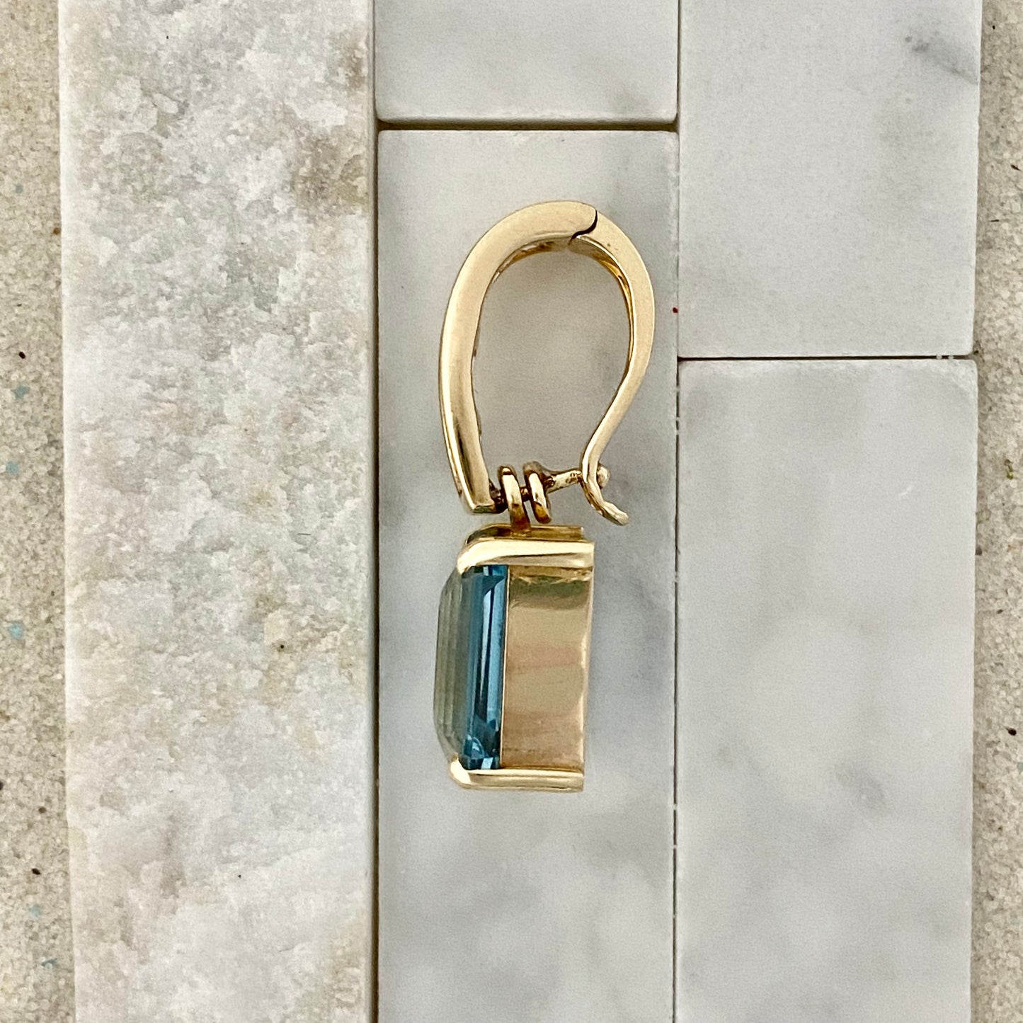 14k Yellow Gold Aquamarine 7ct With Diamonds .24cttw Pendant With Lock