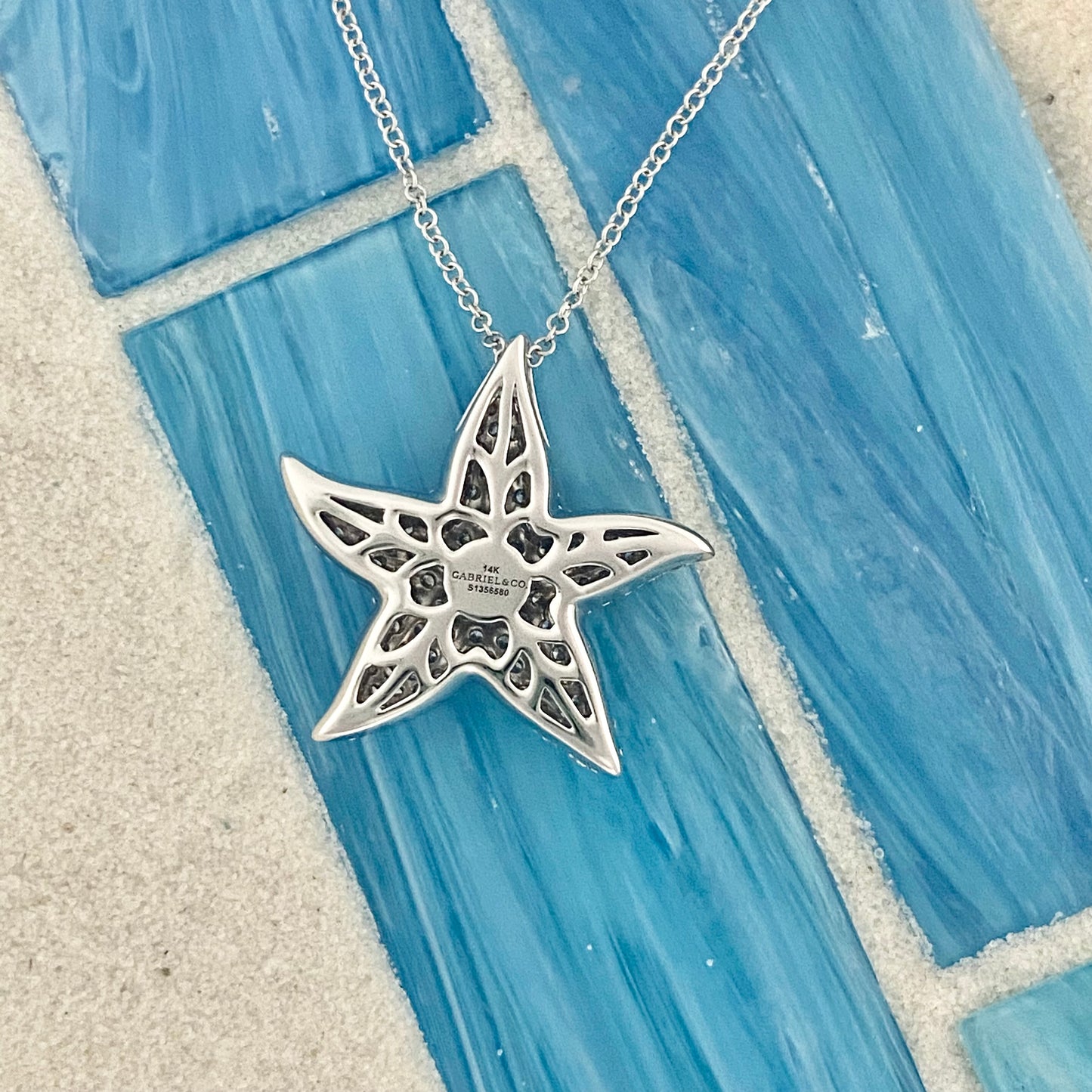 14k White Gold 1.06cttw Diamond Starfish Necklace 18”