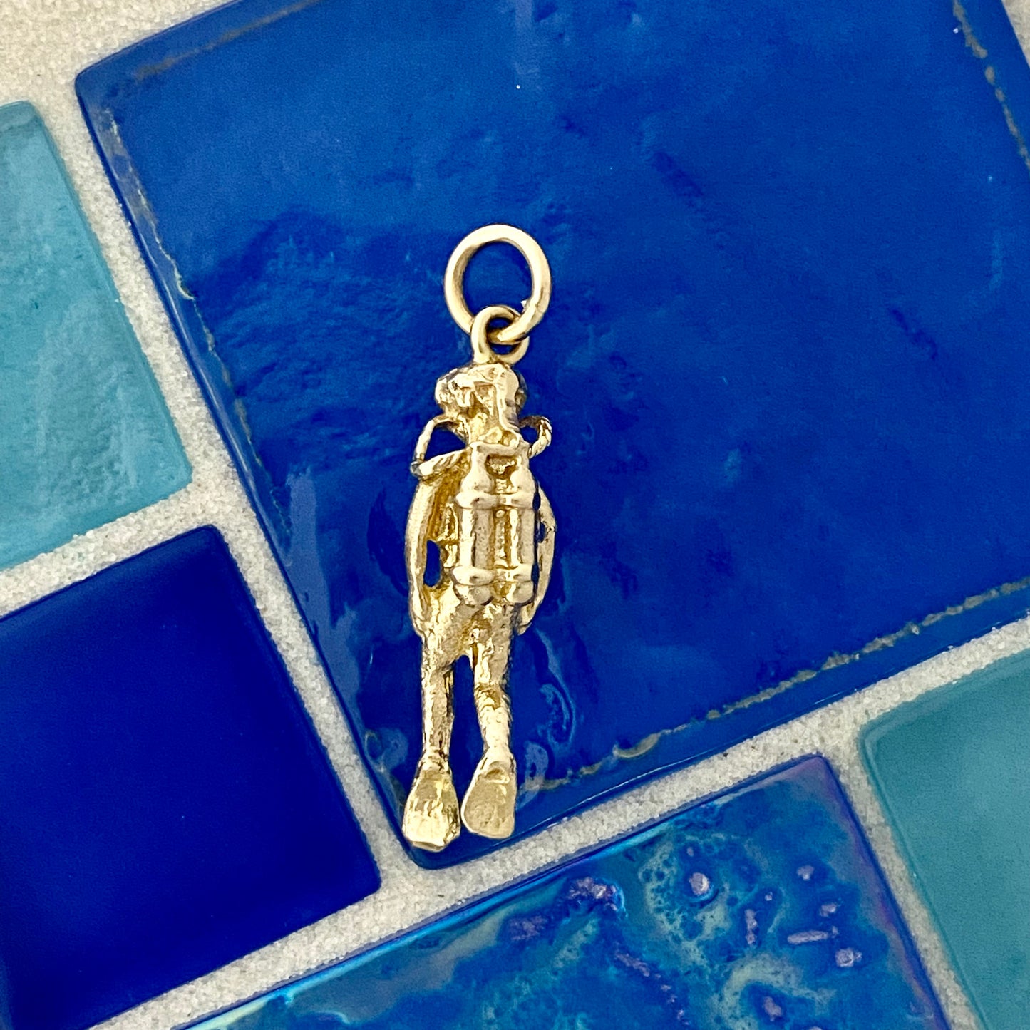 14k Yellow Gold Diver Pendant