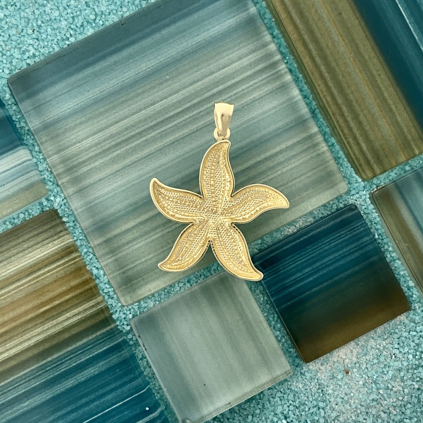 14k 2-Tone Large Dimond Cut Starfish Pendant