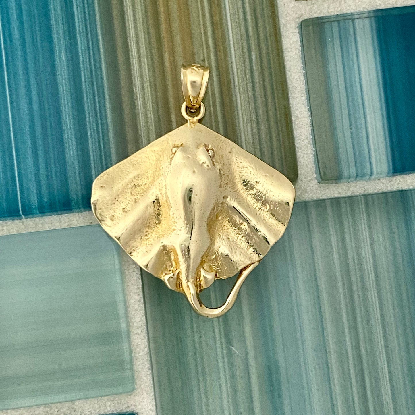 14k Yellow Gold Stingray Pendant