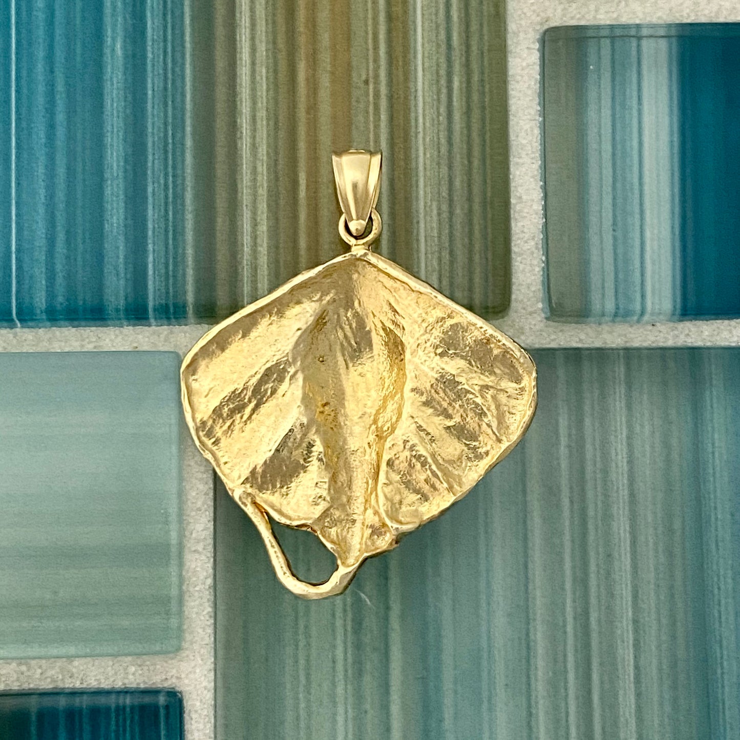14k Yellow Gold Stingray Pendant