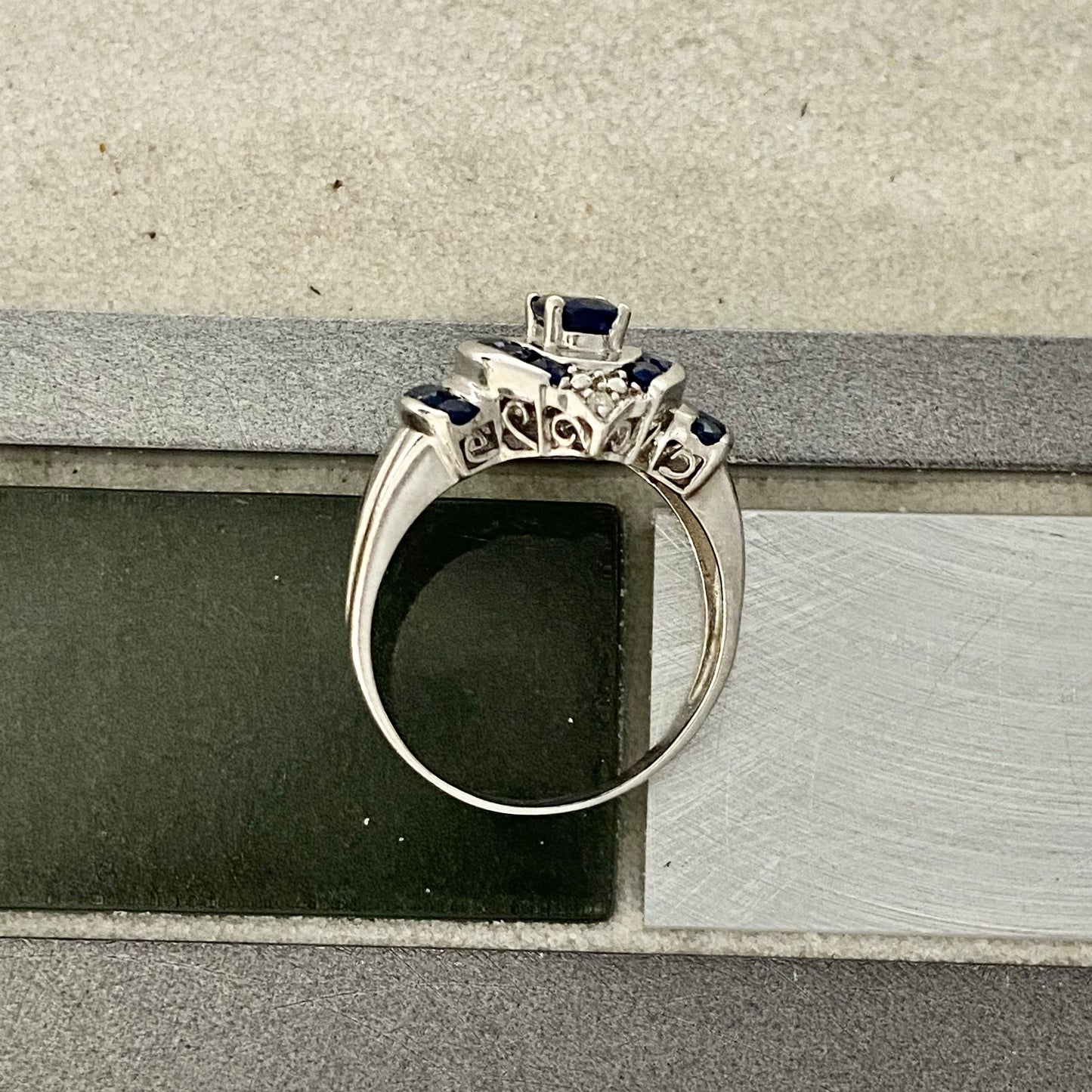 14k White Gold Sapphire And Diamond Ring Size 8 1/2