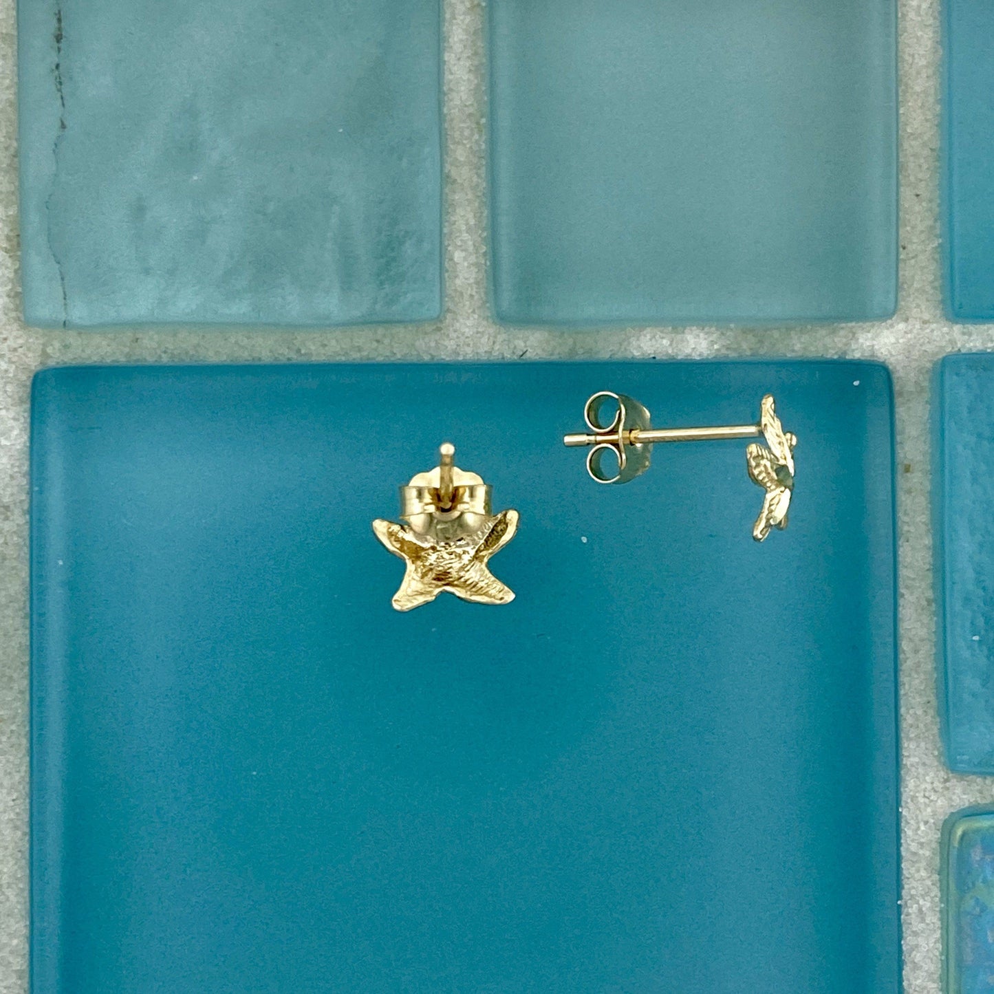 14k Yellow Gold Petite Diamond Cut Starfish Post Earrings - DePaulas