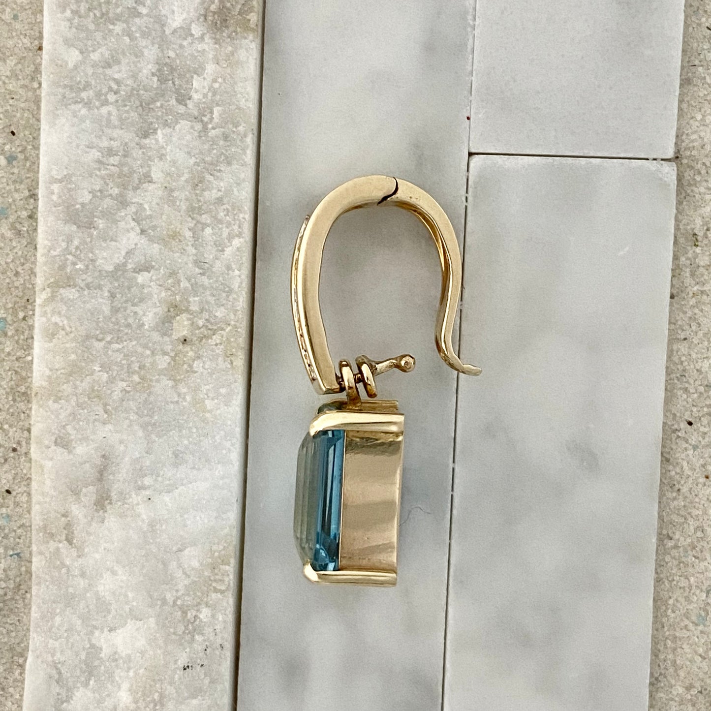 14k Yellow Gold Aquamarine 7ct With Diamonds .24cttw Pendant With Lock