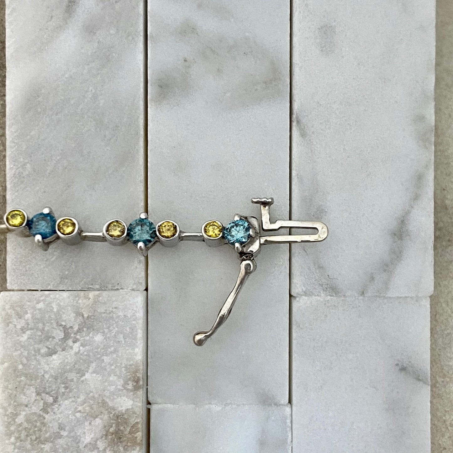 14k White Gold Blue And Yellow Diamonds 2.50cttw Bracelet 7 1/4”