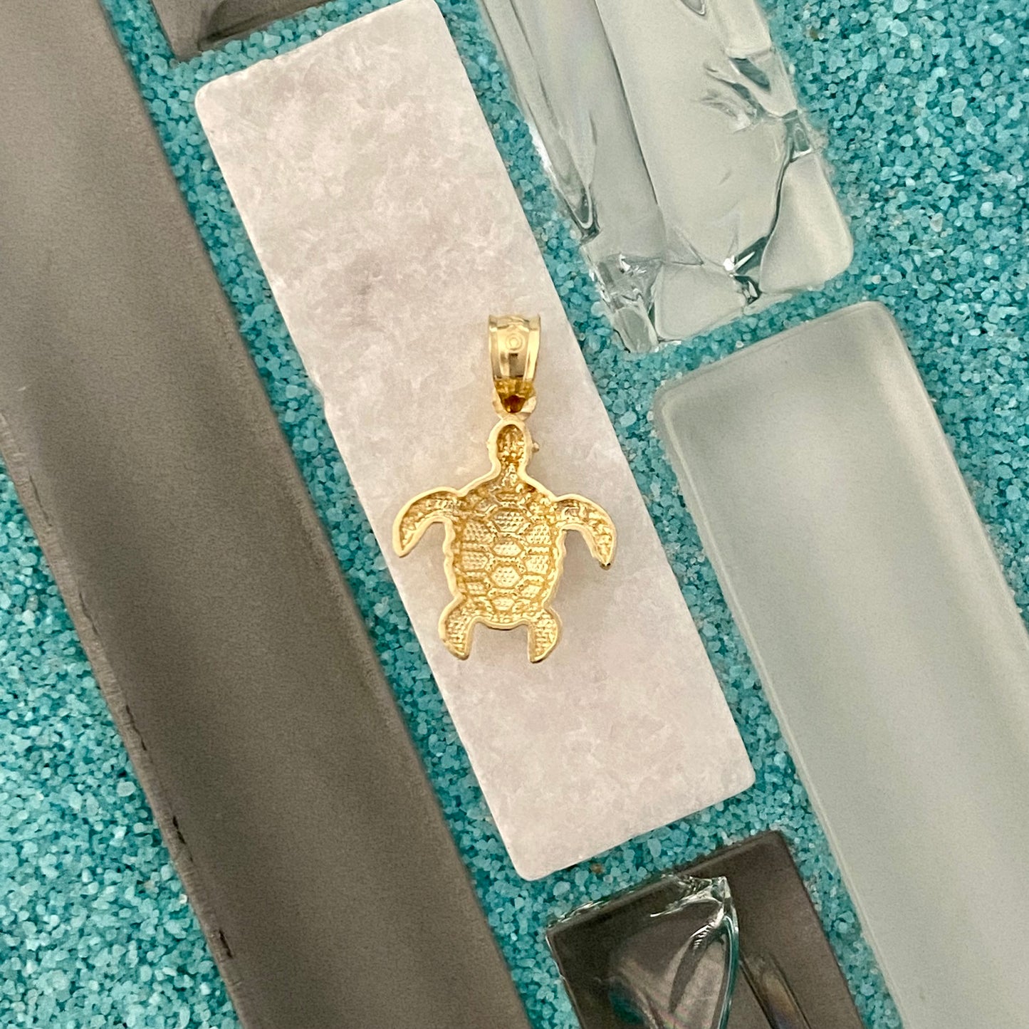 14k Yellow Gold X-Small Diamond Cut Turtle Pendant