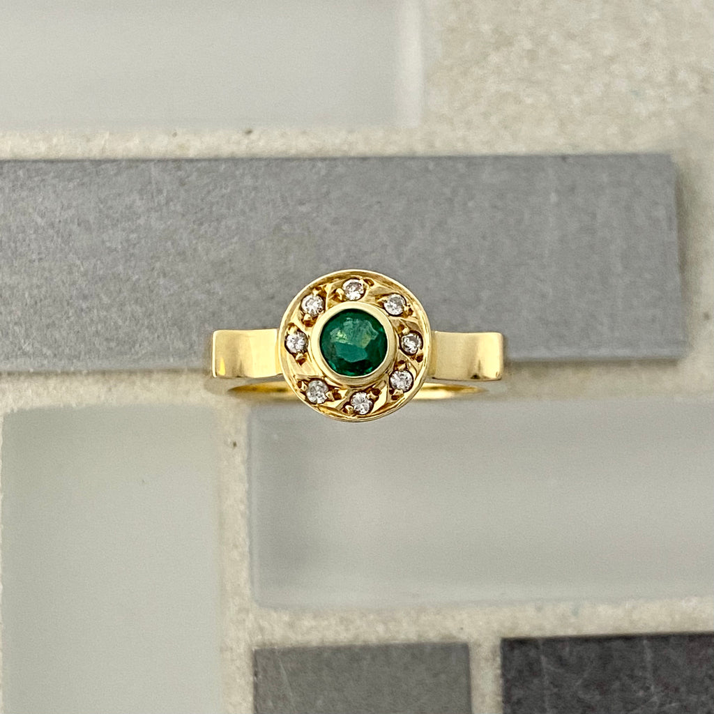 14k Yellow Gold Emerald 1/3ct With Diamond Halo .15cttw Ring Size 6 1/4