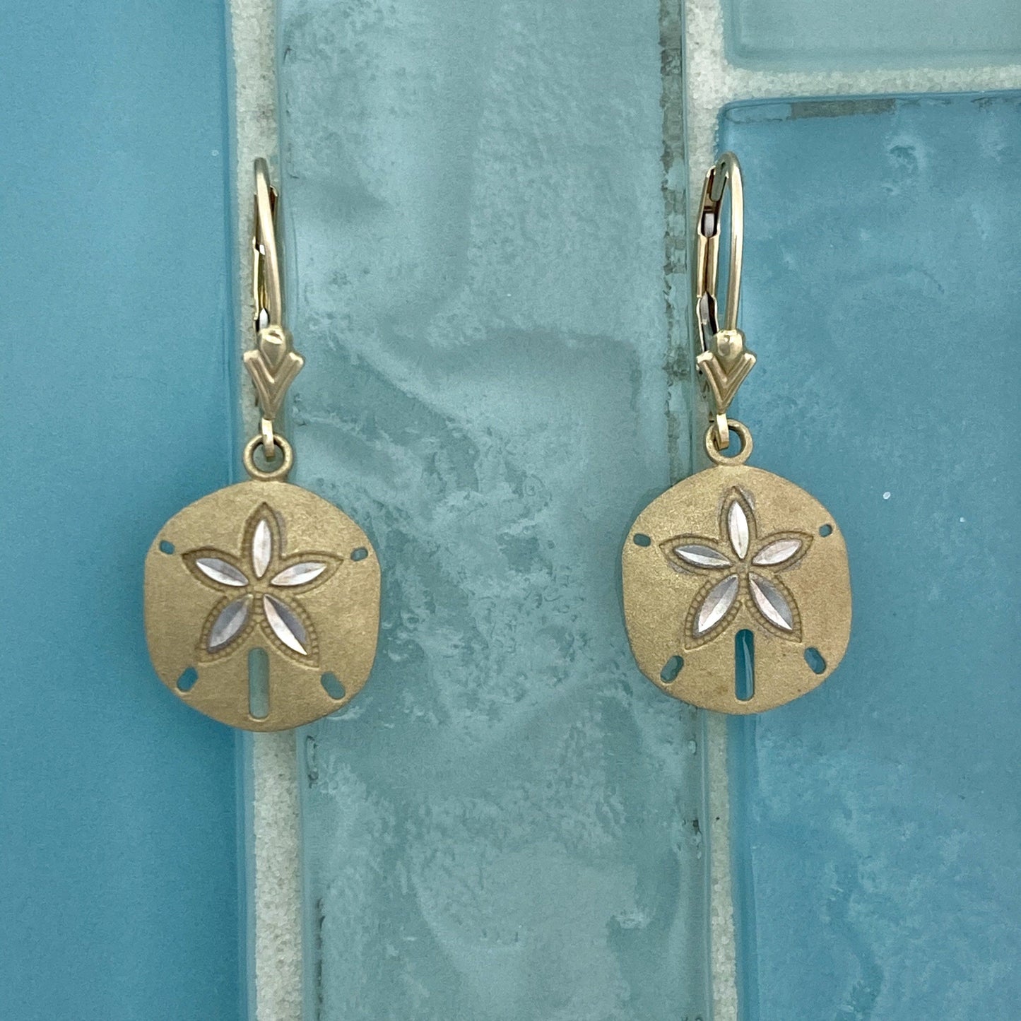14k 2-Tone Gold Sand Dollar Leverback Earrings - DePaulas