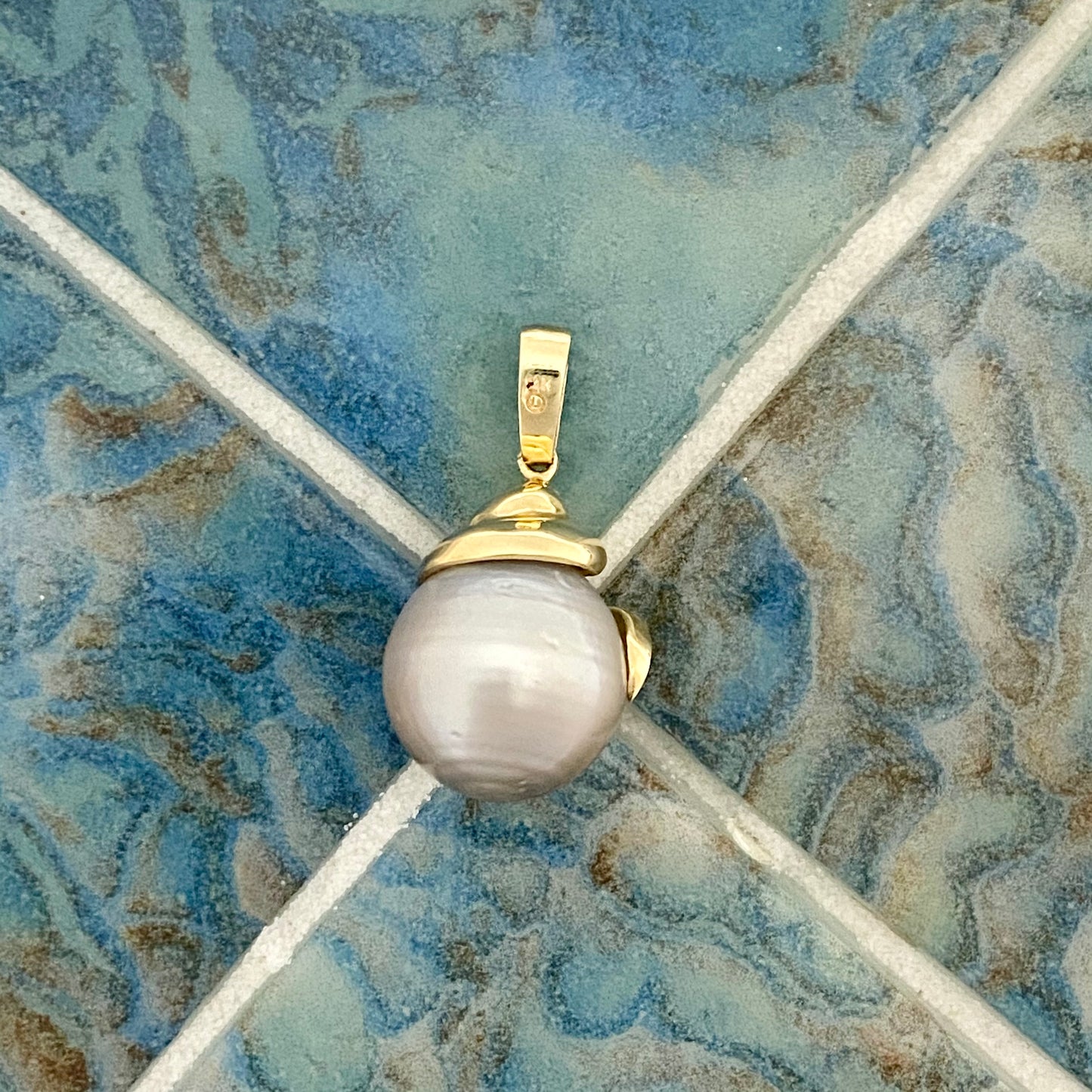 14k Yellow Gold Tahitian Pearl Pendant