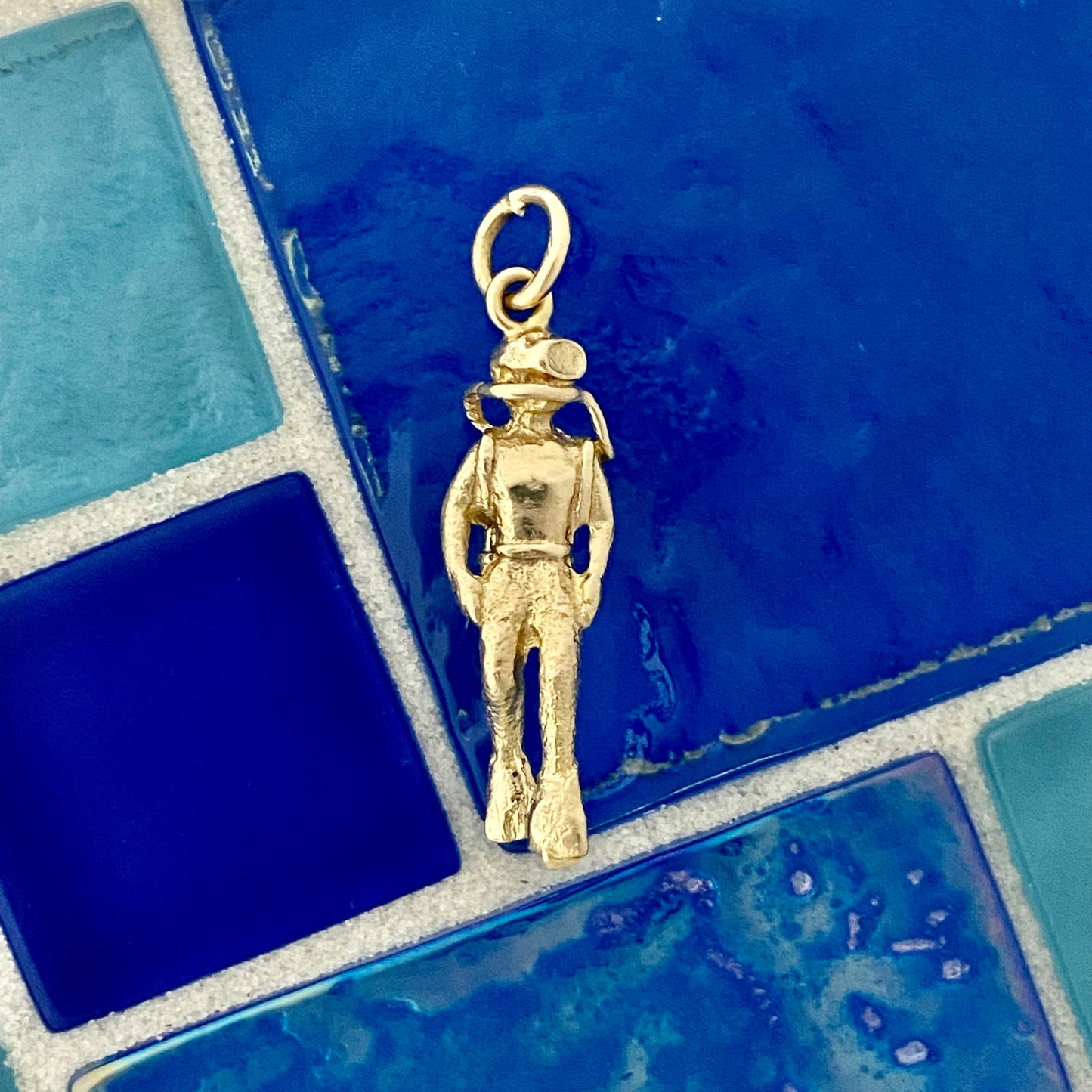 14k Yellow Gold Diver Pendant