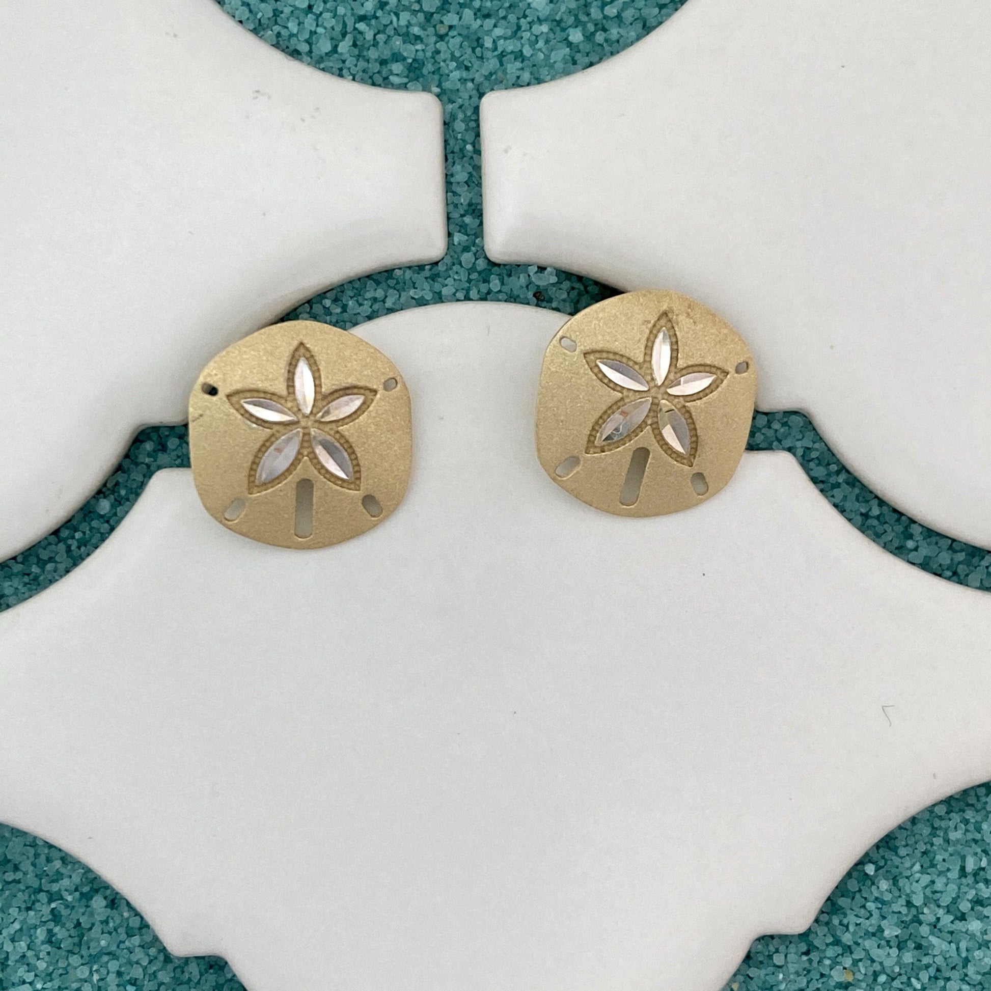 14k 2-Tone Medium Diamond Cut Sand Dollar Post Earrings - DePaulas
