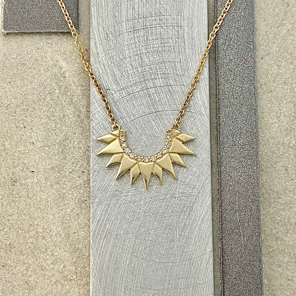 14k Yellow Gold .05cttw Diamond Spike Necklace 16”-18”