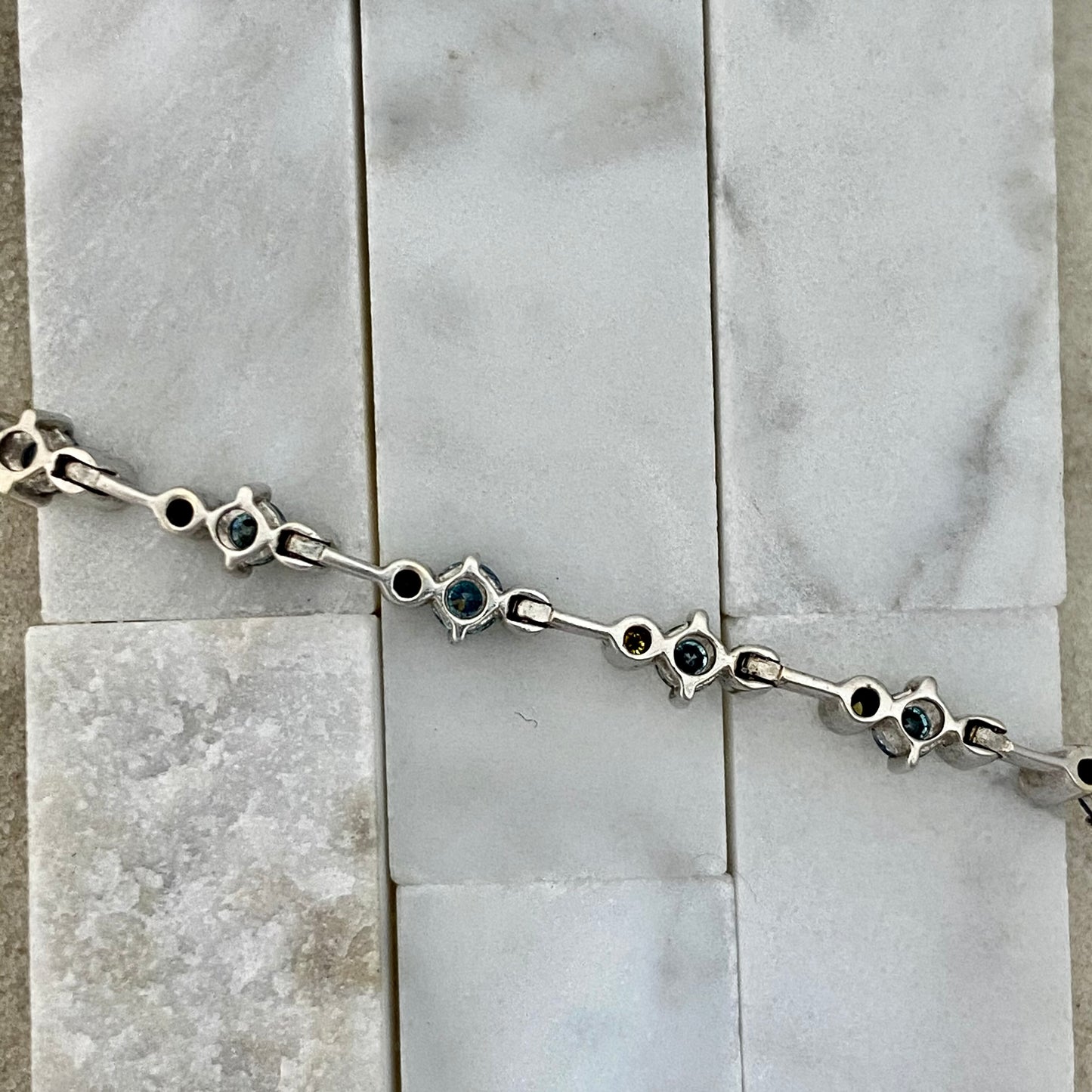 14k White Gold Blue And Yellow Diamonds 2.50cttw Bracelet 7 1/4”