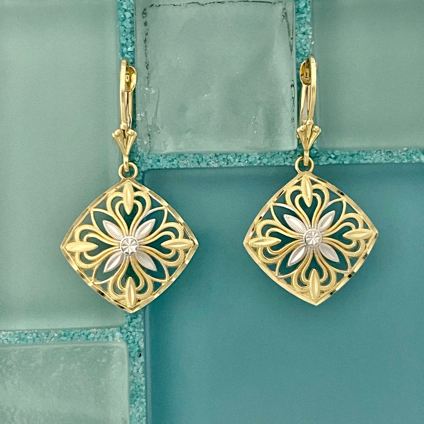 14k 2-Tone Diamond Cut Filigree Lever Back Earrings