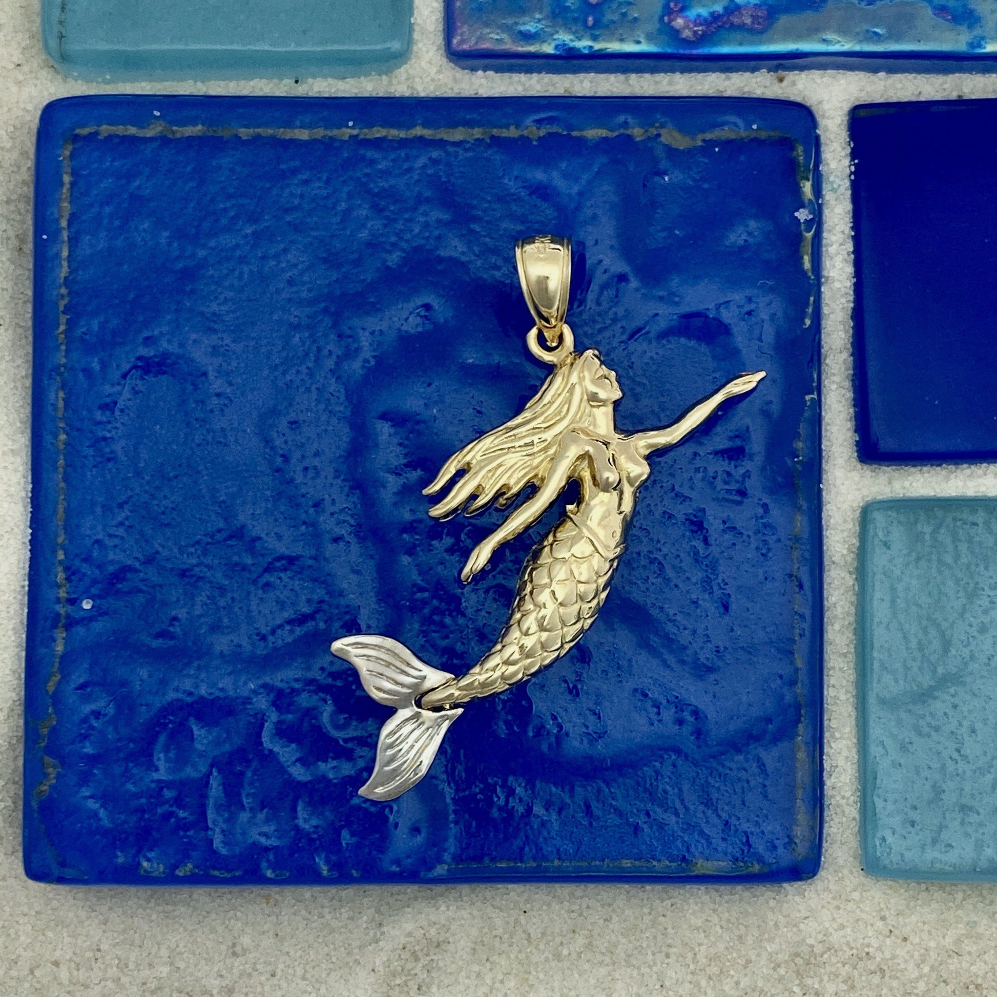 14k 2-Tone Gold Mermaid With Movable Tail Pendant - DePaulas